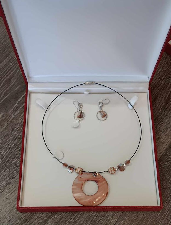 Shell Coral Like Earring and Necklace Set