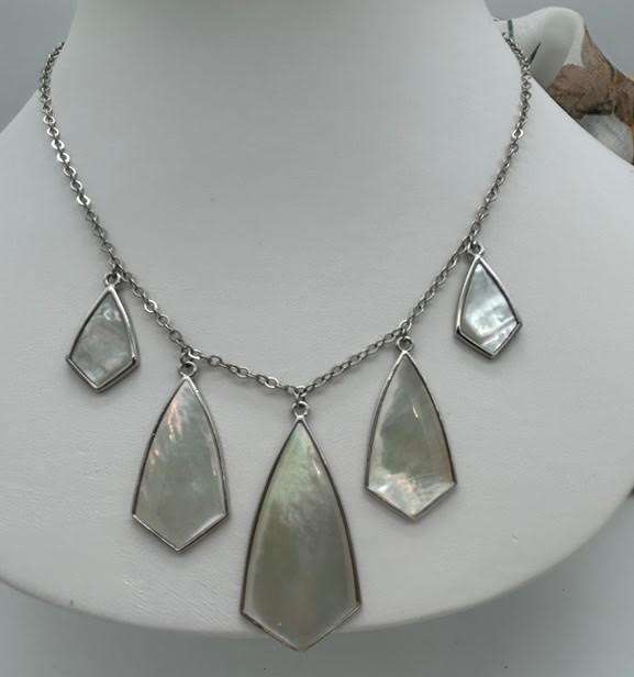 Mother of Pearl neckpiece, 18”