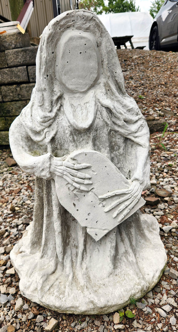 25” ghoul faceless witch