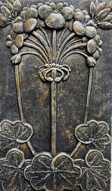 Cast concrete Geranium plaque