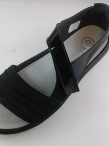 Naot 11125 Papaki Nae Black Velvet & Patent Leather (eu36)