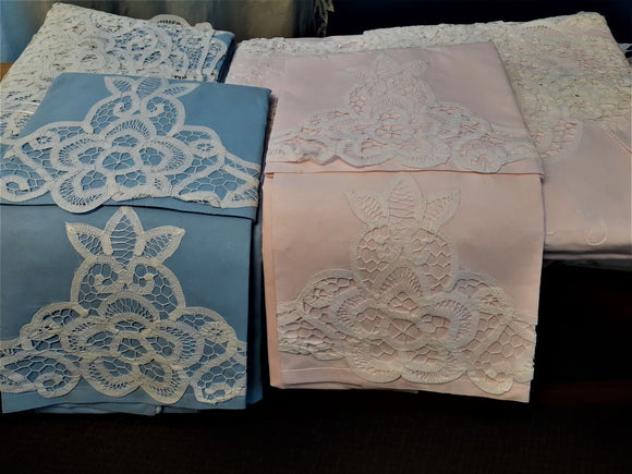 Luxurious Lace edged 4-piece Queen bedsheet set - Blue