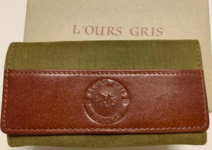 L'Ours Gris Leather Key Chain Trifold Wallet Green