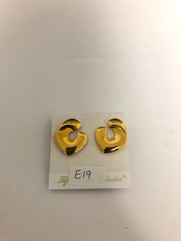Earring (E19)