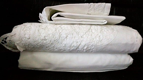 Luxurious Lace edged 4-piece Queen bedsheet set - White